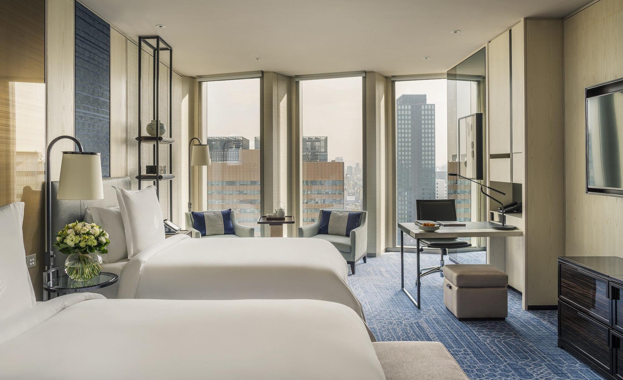 Four Seasons 5*